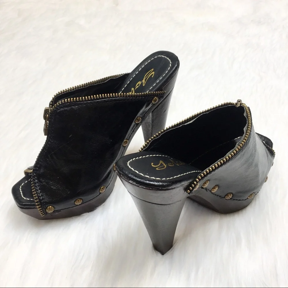 Yoki Sassy Black Platform Heels Zipper Detail 5.5 - Picture 5 of 8